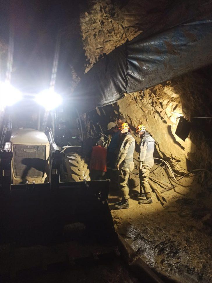 Erzurum'da tünelde sele kapılan işçiyi arama çalışmaları 16. gününde devam ediyor G3