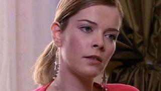 Kurtlar Vadisi’nin Safiye Karahanlı’sı son haliyle şaşırttı! Güzel oyuncu Begüm Kütük kusursuz fiziğiyle adeta yıllara meydan okuyor