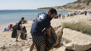 Gökhan Türkmen'den örnek davranış!  Çevre temizliği etkinliğine katıldı