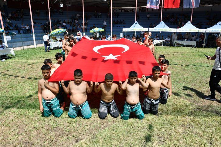 TBMM Başkanı Şentop, Kahramanmaraş'ta 46. Geleneksel Afşin Eshab-ı Kehf Kültür ve Karakucak Gençler Türkiye Şampiyonası'nda konuştu: G1