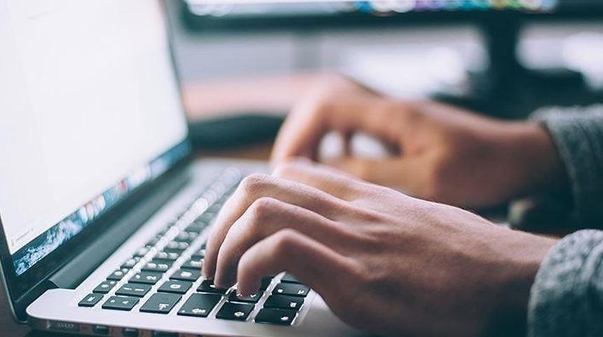 Milli Eğitim Bakanı Özer'den çevrim içi sınav açıklaması