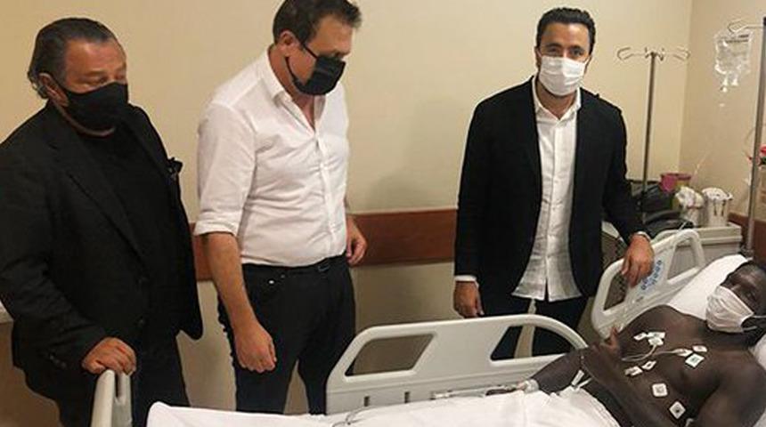 Beşiktaşlı yöneticilerden N'sakala'ya ziyaret