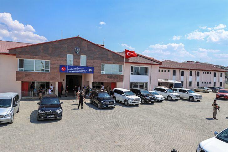 Van'da düzensiz göçmenlerin yakalanarak sınır dışı edilmelerine ilişkin süreç görüntülendi G2