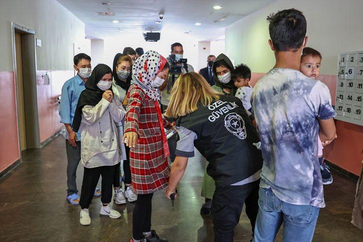 Van'da düzensiz göçmenlerin yakalanarak sınır dışı edilmelerine ilişkin süreç görüntülendi G4