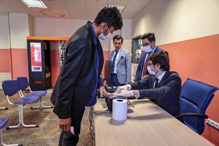 Van'da düzensiz göçmenlerin yakalanarak sınır dışı edilmelerine ilişkin süreç görüntülendi G5