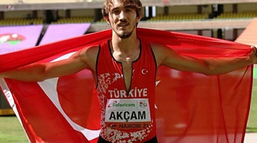 Berke Akçam'dan altın madalya!