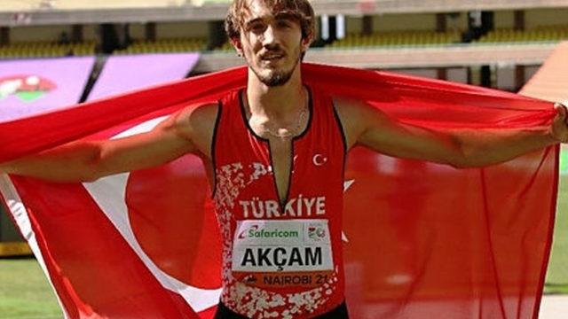 Berke Akçam'dan altın madalya!