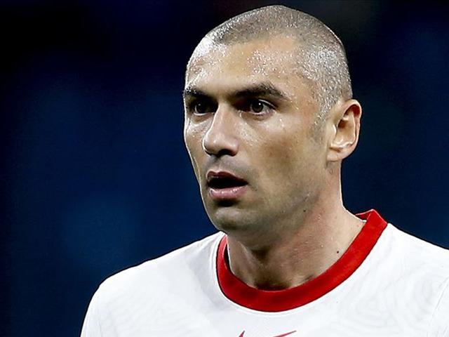 Canlı yayında transferi açıkladı