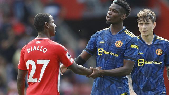 Manchester United, puan kaybetti ama rekoru egale etti