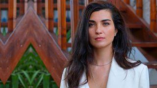 Tuba Büyüküstün makyajsız halini paylaştı!