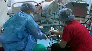 Koronavirüs yoğun bakımında ECMO arıza yaptı, doktorların 2 saatlik elle müdahalesi hayat kurtardı