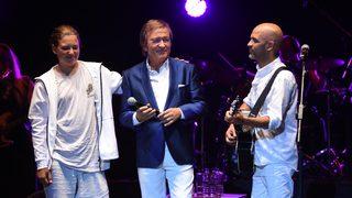 Erol Evgin oğlu ve torunuyla aynı sahnede