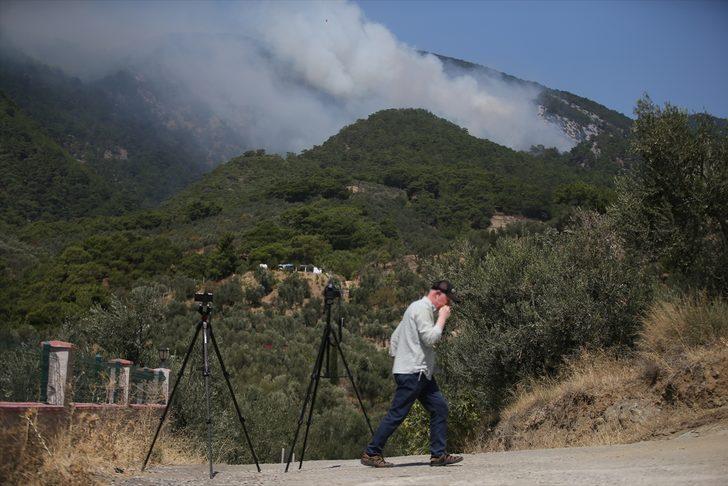 GÜNCELLEME - Kazdağları'nda çıkan orman yangınına havadan ve karadan müdahale ediliyor G5