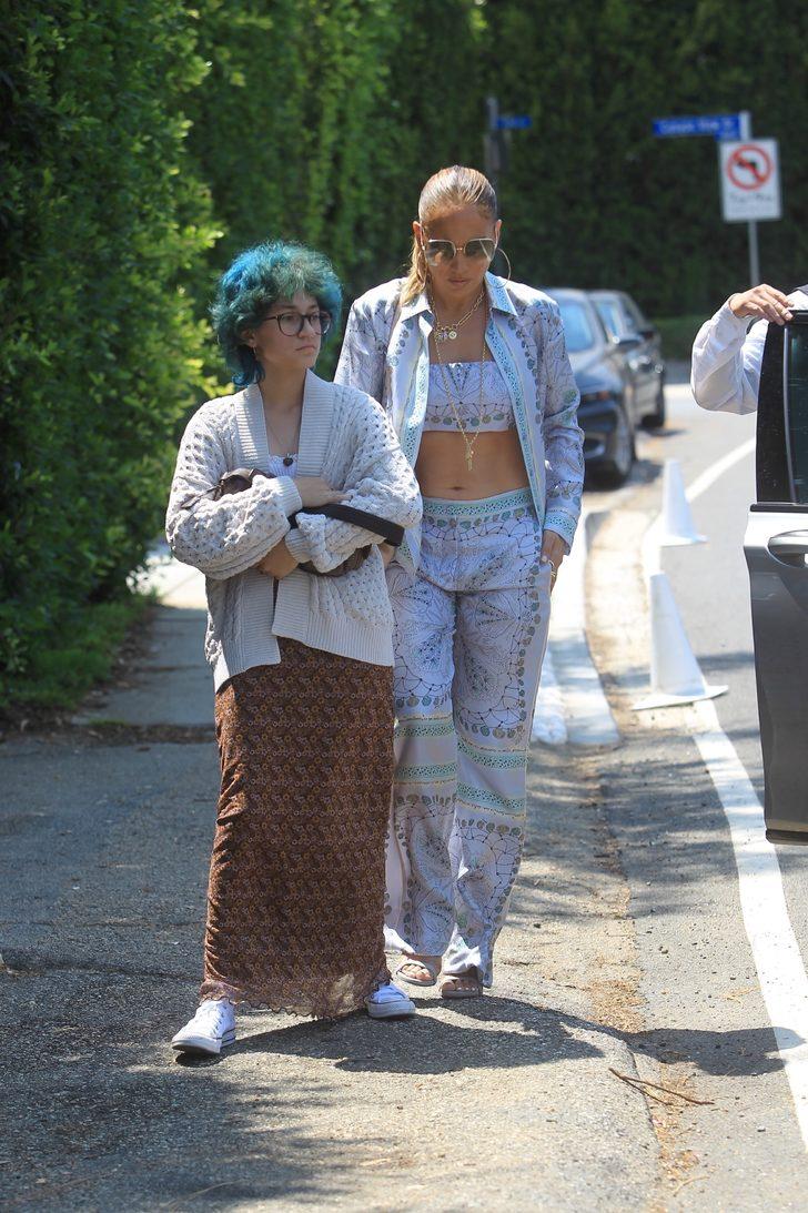 Jennifer Lopez'in kızı Emme sosyal medyada gündem oldu! "Vasfiye Teyze gibi" G2