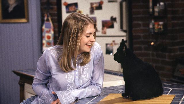 Ünlü oyuncu Melissa Joan Hart aşı olduğu halde koronavirüse yakalandı