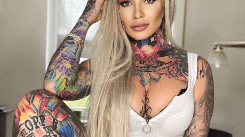 Oğlunun hayalini gerçekleştirmek için adeta bir Marvel kahramanına dönüştü! Dövmelerine 580 bin TL harcadı