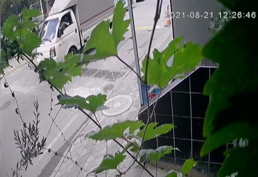 Sultangazi'de yenilenen kapanlar s&uuml;r&uuml;c&uuml;lerin kabusu oldu! 4 g&uuml;nde 70'e yakın aracın lastiği patladı