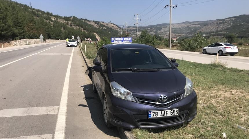 Karabük'te 2 otomobilin çarpıştığı kazada 5 kişi yaralandı