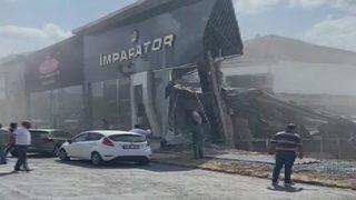 Son Dakika: İkitelli'de bina çöktü