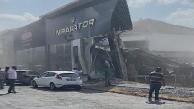 Son Dakika: İkitelli'de bina çöktü