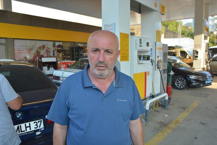 Bozkurt'taki sel sırasında vatandaşlar ayakta kalan akaryakıt istasyonuna sığındı G3