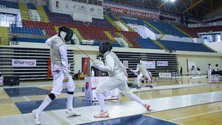 Eskrimde Federasyon Kupası müsabakaları İzmir'de başladı