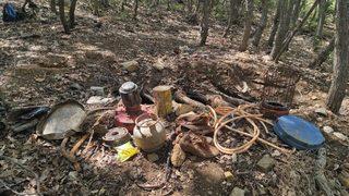 Tunceli'de teröristlerin kullandığı 4 sığınak imha edildi