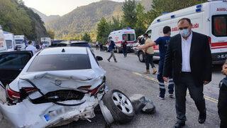 Sakarya'da zincirleme trafik kazası: 12 yaralı