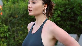 Nurgül Yeşilçay yeni imajıyla film setinden paylaştı! Menekşe ablanızla tanışın