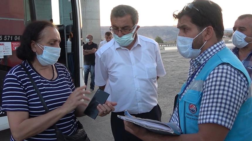 Covid-19 hastası kadını otobüse alan şoförün bahanesi 'pes' dedirtti: Elektrikler yoktu