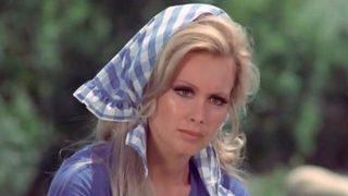 Yoğun bakıma kaldırılan Filiz Akın hastaneden ilk görüntülerini paylaştı