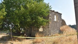 Urla'da baltalı dehşet! Cinayet zanlısı her yerde aranıyor