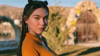 Miray Akay ile Erdem Şanlı nişanlandı!