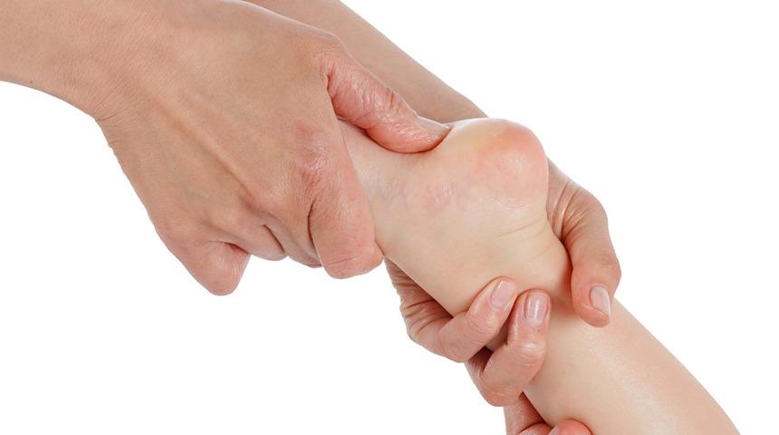 Sever hastalığı nedir, belirtileri ve tedavisi nasıl olur? Çocuğunuz topuk ağrısından yakınıyorsa dikkat!