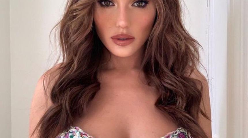 Fenomen Georgie Clarke, sosyal medyanın gerçek olmadığını ortaya koymak için en doğal halini paylaştı