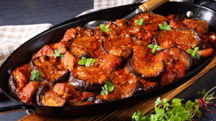 Patlıcan musakka tarifi! Bu püf noktası yağ çekmesini engelliyor