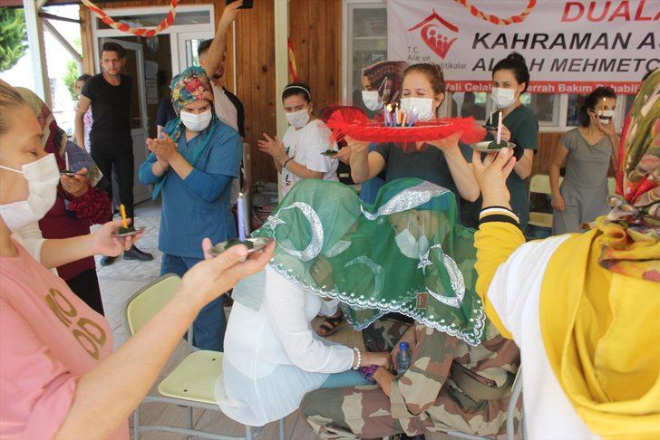 Osmaniye'de asker olmak isteyen zihinsel engelli genç için temsili "asker eğlencesi" düzenlendi G3