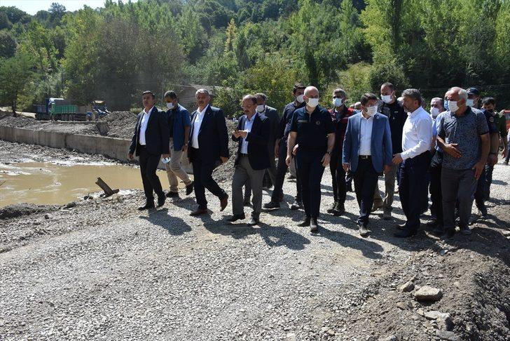 Bakan Karaismailoğlu, Bartın'da sel bölgesinde incelemelerde bulundu G3