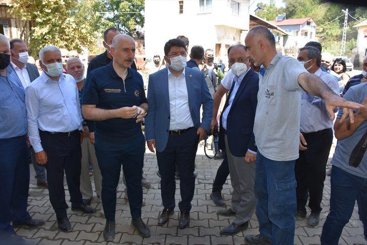 Bakan Karaismailoğlu, Bartın'da sel bölgesinde incelemelerde bulundu G4