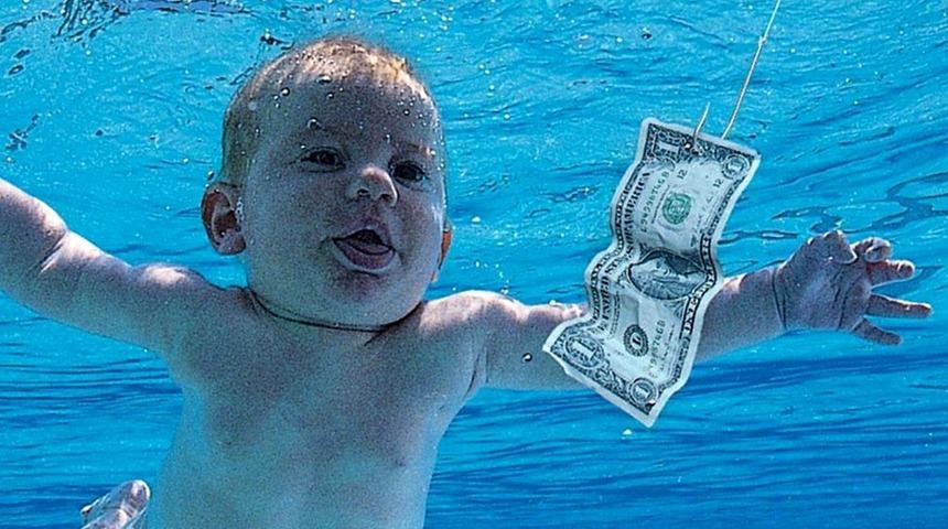 Nirvana'nın alb&uuml;m kapağındaki bebek, 30 yıl sonra 'cinsel istismar' davası a&ccedil;tı