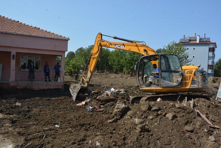 Kastamonu'da sele kapılan 13 yaşındaki Rabia Aydemir, 14 gündür aranıyor G2