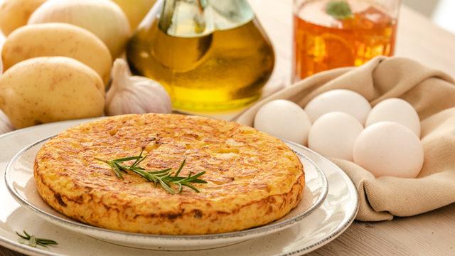 İspanyol Omleti nasıl yapılır? İspanyol Omleti malzemeleri neler?