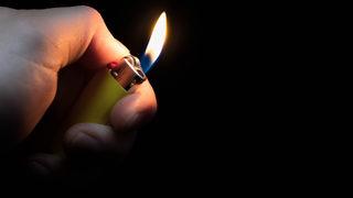 Yatılı kursta korkunç olay! Üzerine kolonya döküp çakmak tutmuşlar