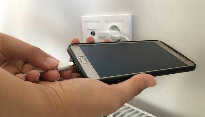Ucuz olduğu için alınan şarj aletleri telefonda kalıcı hasar bırakıyor