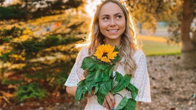 Düğün hazırlığı yapan öğretmen, nişanlısından ayrıldıktan sonra kutlama yaptı! Kendi kendine evlendi