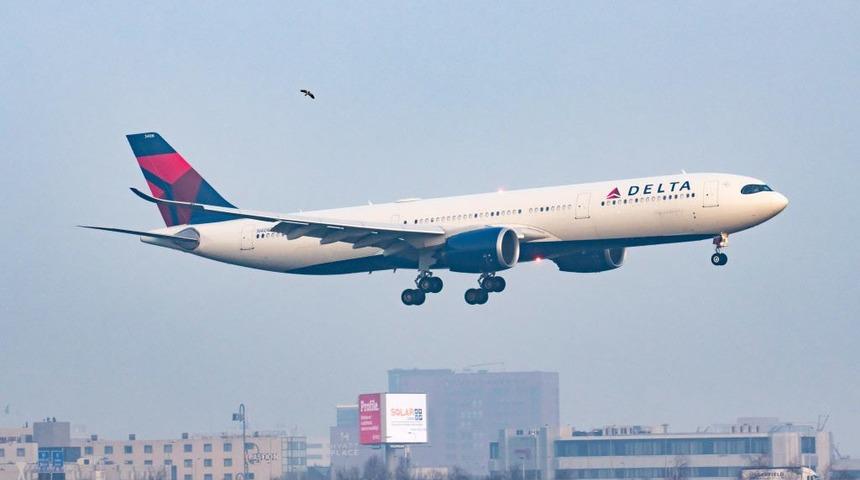 Amerikan havayolu şirketi Delta, aşı yaptırmayan &ccedil;alışanlarından ayda 200 dolar alacak
