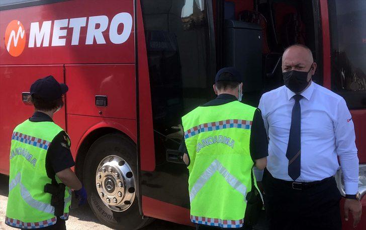 Kırıkkale'de Kovid-19 karantinasında olması gereken 2 kardeş yolcu otobüsünde yakalandı G3