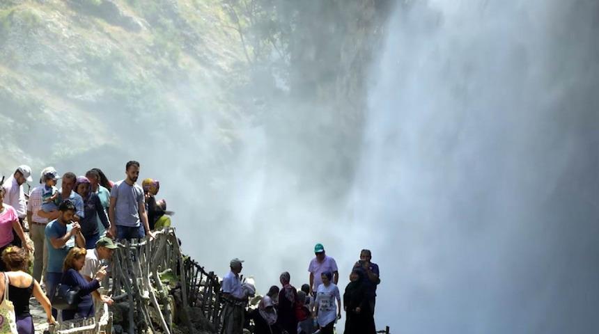 Niagara değil, Kapuzbaşı şelalesi! Dünyanın en yüksek ikinci şelalesine ziyaretçi akını 