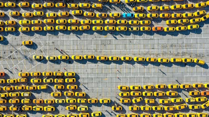 İstanbul'un &ccedil;&ouml;z&uuml;lemeyen taksi sorunu