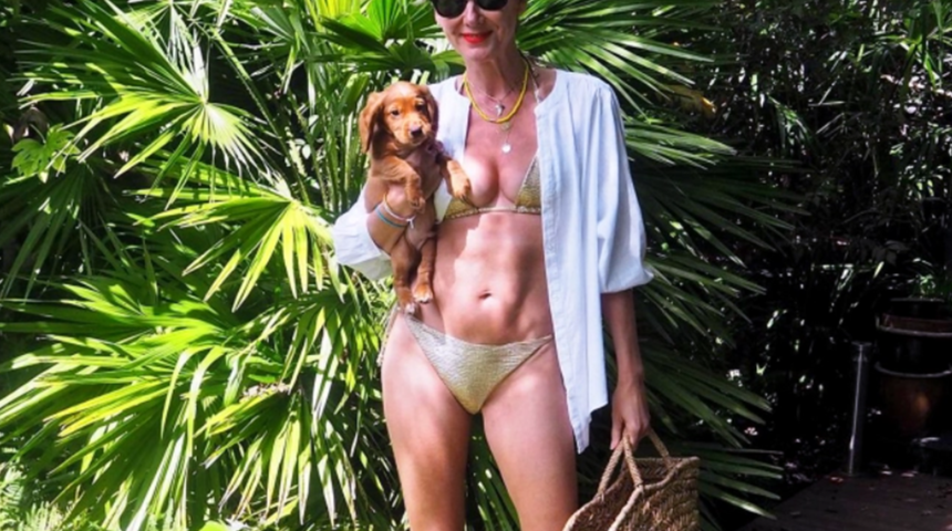 Moda kurallarına kafa tuttu! Tarzıyla yaşına kimseyi inandıramıyor